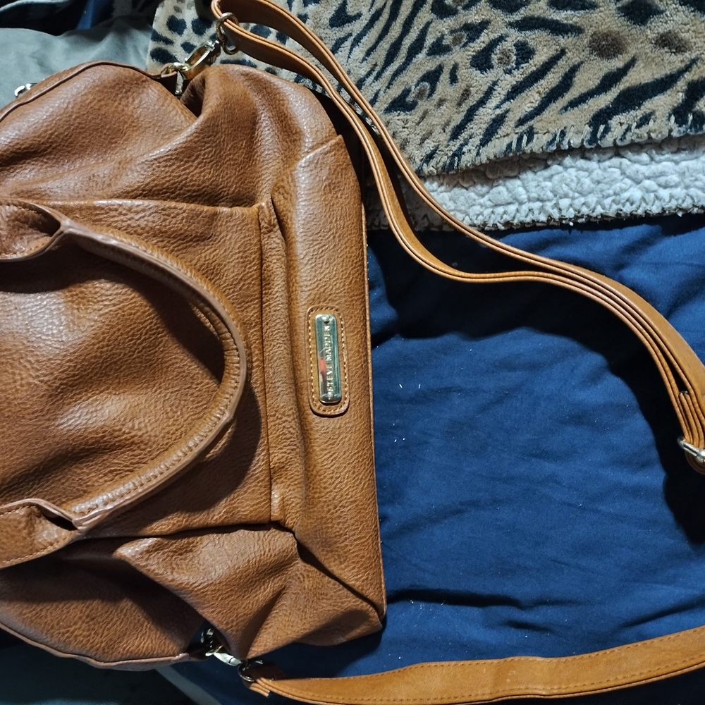 Casual Brown Leather Shoulder Bag with Adjustable Straps